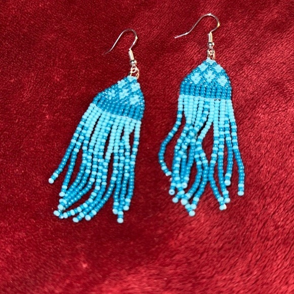 Handmade boho Métis blue fringe  earrings - Picture 1 of 2